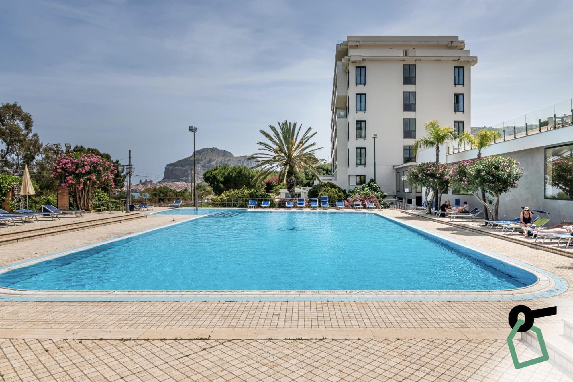 Hotel Hotiday Cefalù